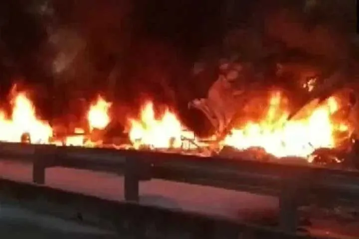 अजमेर में ट्रेलर एवं टैंकर के बीच भिडंत, 4 लोग जिंदा जले, लोगों में दहशत