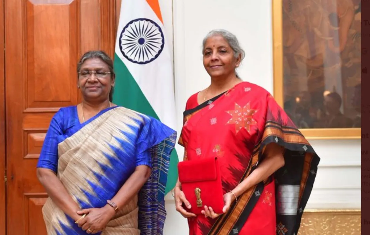 वित्त मंत्री निर्मला सीतारमण राष्ट्रपति से मिली, बजट को मिली औपचारिक मंजूरी