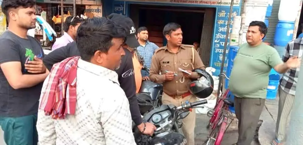 टैक्टर की चपेट में आकर बाइक सवार युवक बुरी तरह घायल