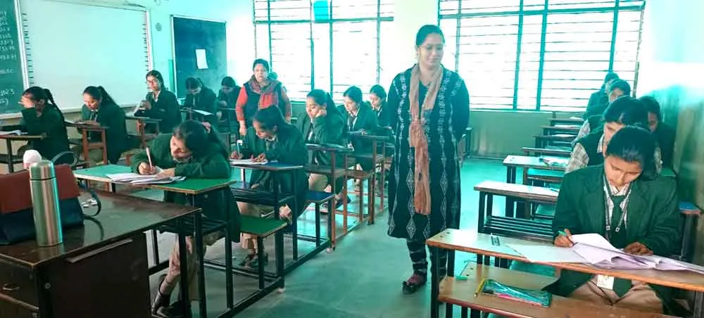 सीबीएसई बोर्ड एग्जाम: 12वीं में हिंदी कोर व हिंदी इलेक्टिव तो दसवीं में विभिन्न लैंग्वेज की हुई परीक्षा