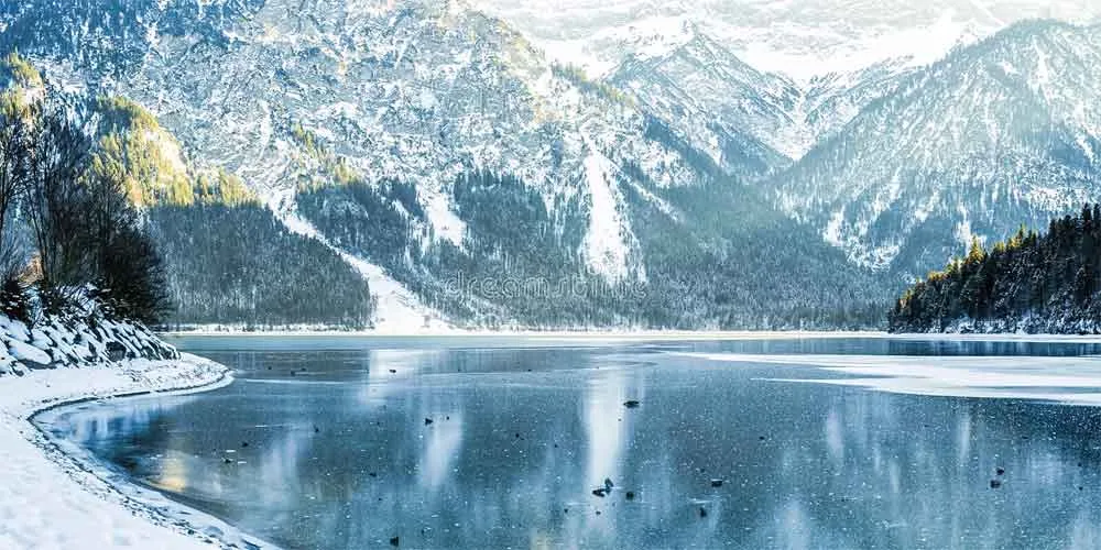 नई बर्फीली झीलों से संकट में आबादी