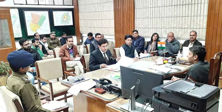 युवाओं को नशे से दूर रखने के लिए शिक्षण संस्थानों में चलाया जाएगा नशा मुक्ति अभियान: उपायुक्त राहुल