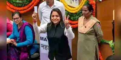 दिल्ली को 10 वर्ष बाद मिली महिला मेयर, आप पार्टी की शैली ने भाजपा की रेखा को हराया