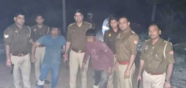 लोनी : पुलिस मुठभेड़ में दो वांछित गौ तस्कर गिरफ्तार