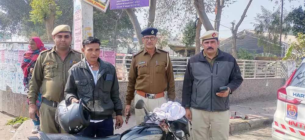 नाबालिग वाहन चालकों के काटे चालान