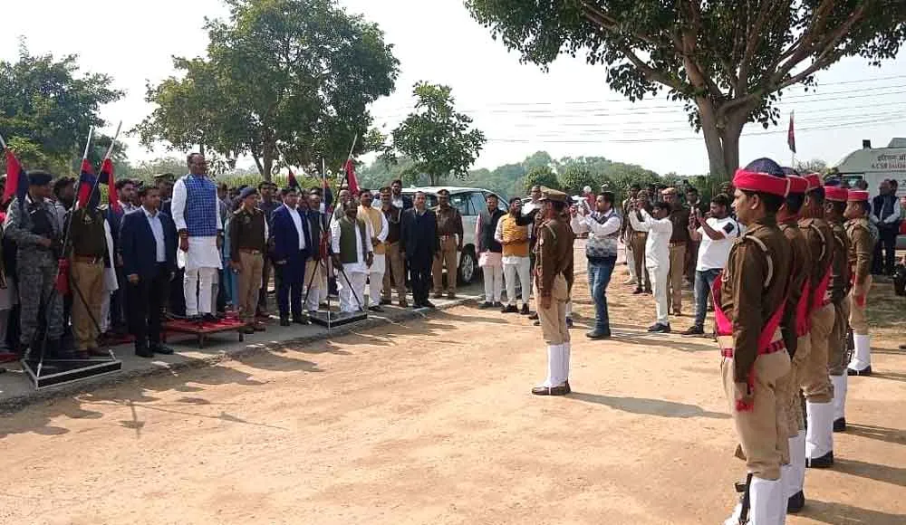 डिप्टी सीएम ने सिरसागंज में अस्पताल का किया निरीक्षण