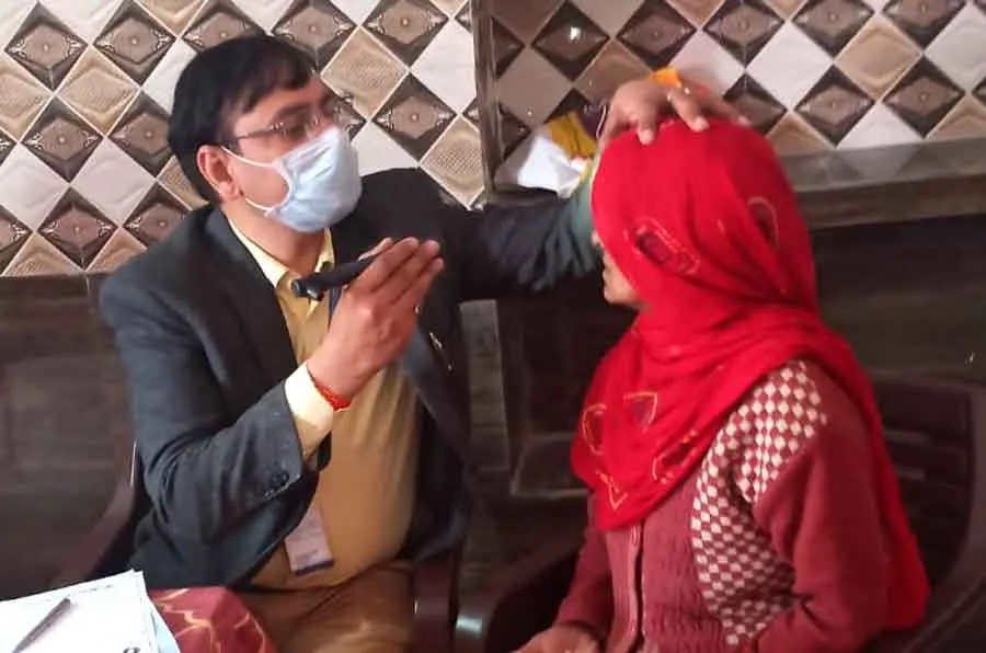 निःशुल्क आँखों की जाँच व आपेशन कैम्प का आयोजन