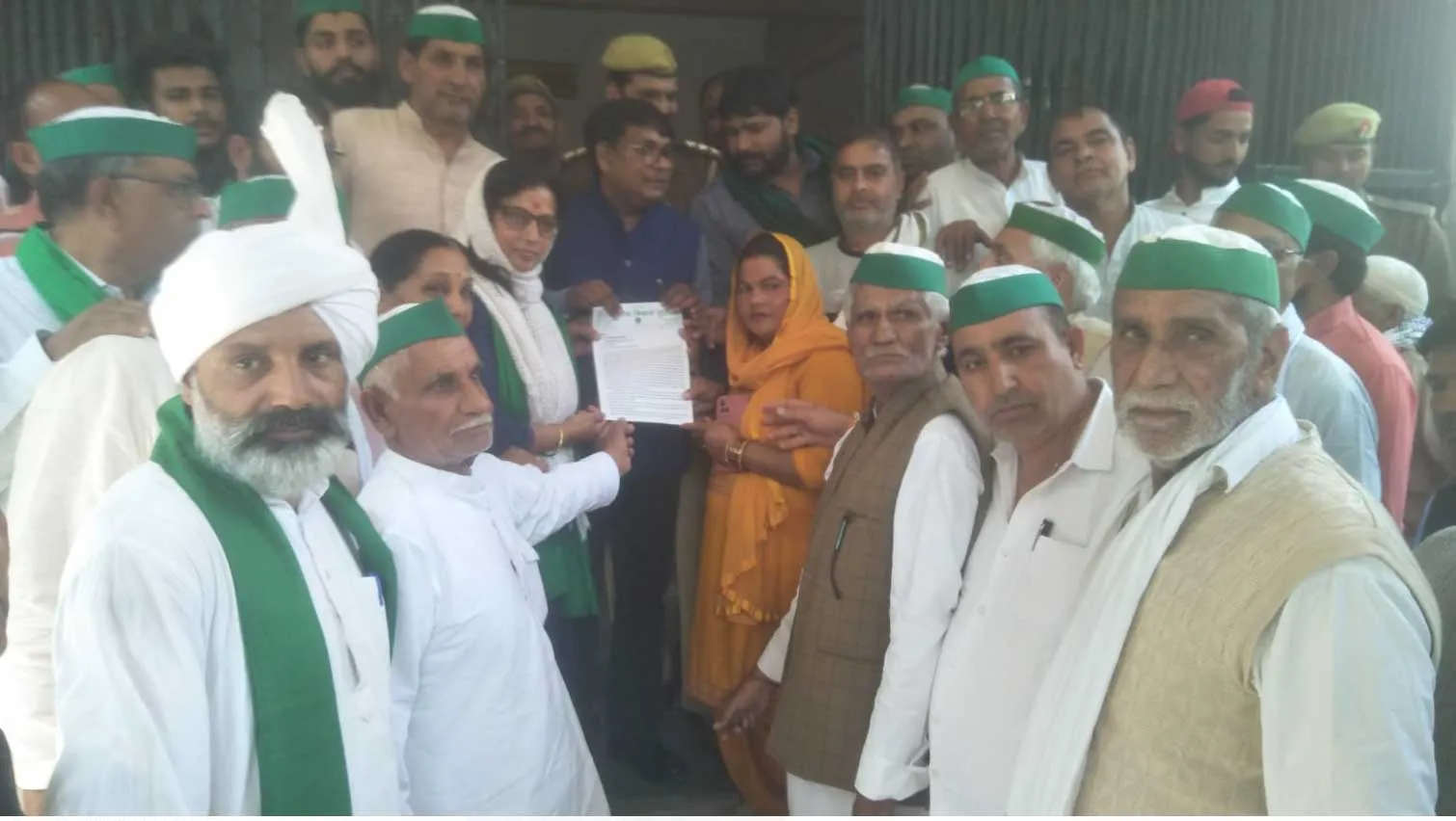गाजियाबाद में अपनी मांगों को लेकर गरजे किसान
