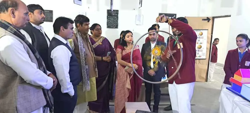 अभिव्यक्ति में नन्हे बच्चों ने किया कला, ज्ञान, विज्ञान और योग का उत्तम प्रदर्शन