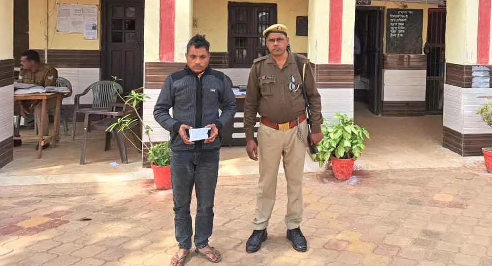 1240 रुपये व सट्टा पर्ची बरामद, एक गिरफ्तार