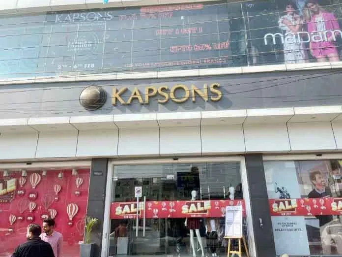 कैपसंस संगरूर की तरफ से देशी व विदेशी ब्रांड के कपड़ों पर भारी सैल