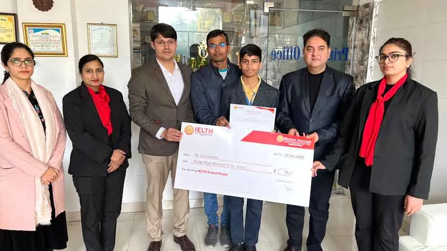 इंटरनेशनल इंग्लिश लैंग्वेज टैलेंट हंट में प्रताप स्कूल के यश ने तीसरा स्थान प्राप्त किया