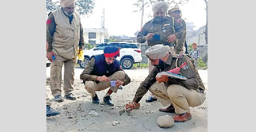 ट्रक से ड्राईवर का शव बरामद, मामले की जांच में जुटी पुलिस