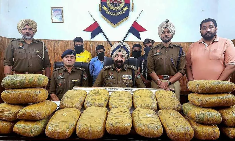 लुधियाना पुलिस द्वारा बाहरी राज्यों से गांजा लाकर बेचने वाले चार गिरफ्तार