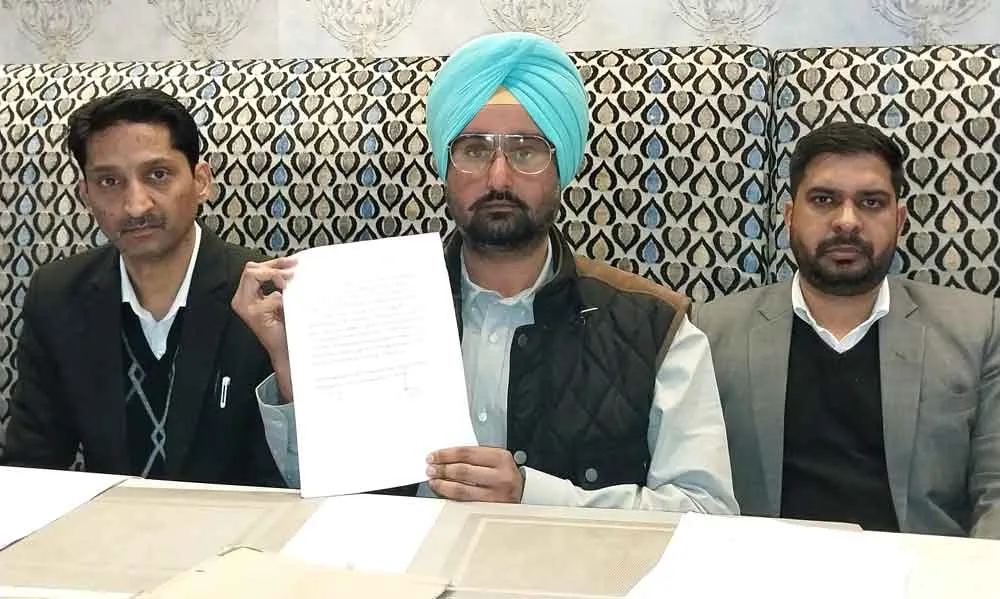 प्रोजेक्ट में शेयर हड़पने के लिए दो पार्टनर्स ने बिल्डर तथा बैंक के साथ मिलकर किया गबन
