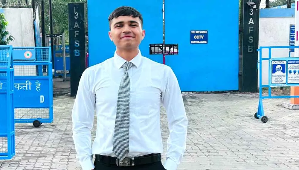 शाह सतनाम जी बॉयज स्कूल के छात्र मोहित गिल का फ्लाइंग ऑफिसर के पद पर हुआ चयन