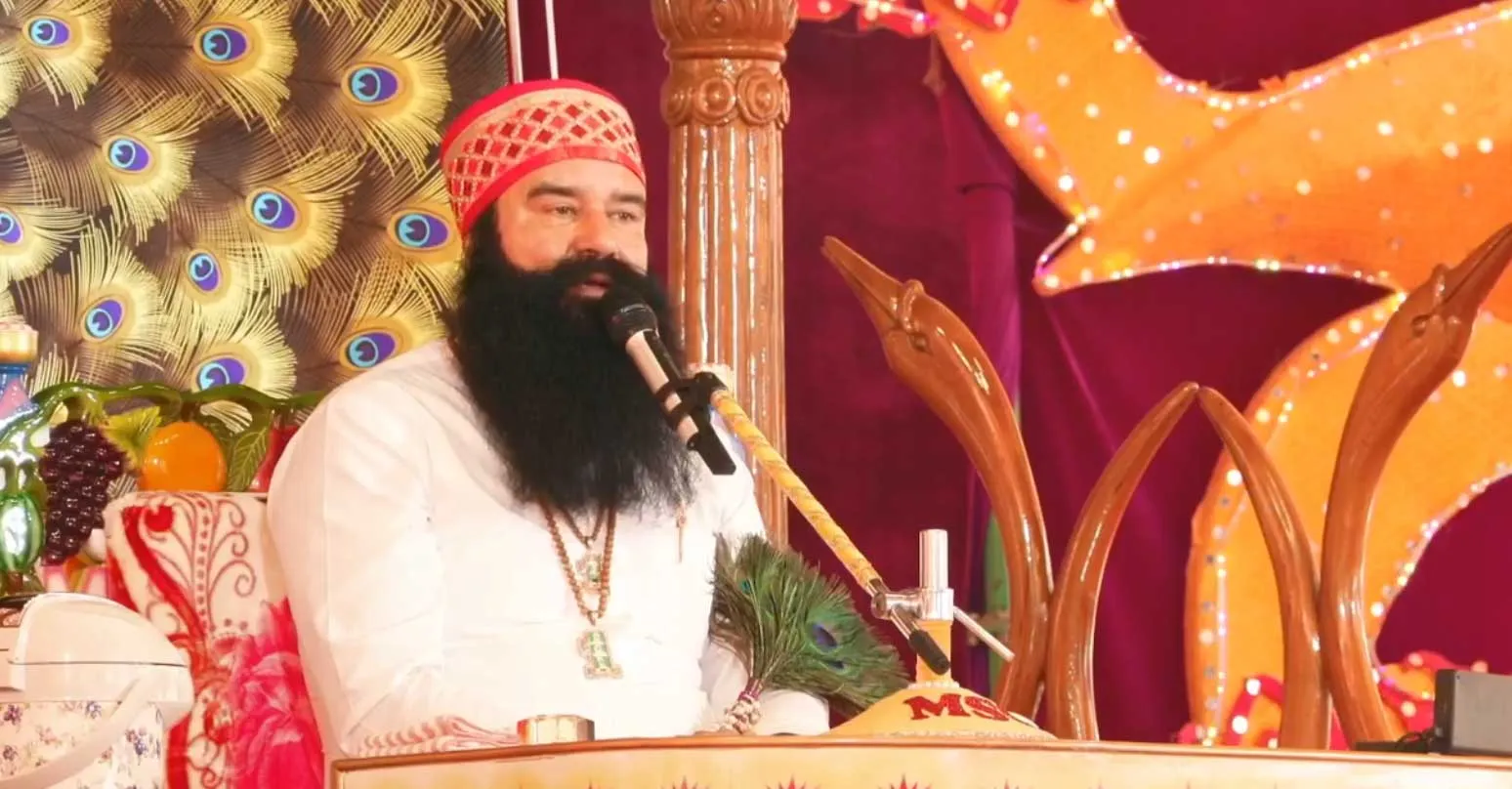 धार्मिक स्थलों पर हमेशा एकचित्त, एकमन होकर सुनें : पूज्य गुरु जी