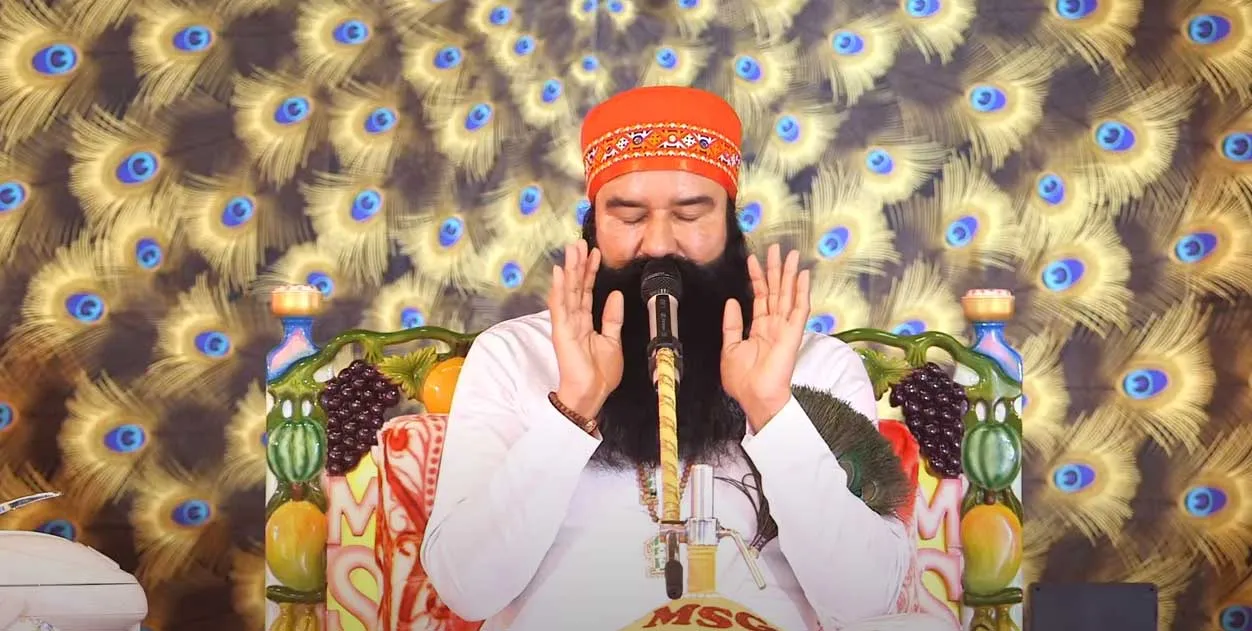 Breaking News: पूज्य गुरु जी ने पुलवामा शहीदों को दी श्रद्धाजंलि