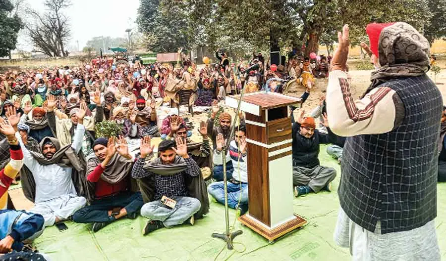 जलालआणे दिए मिट्टिये तेरे युगां तक हो गए करजाई नीं…