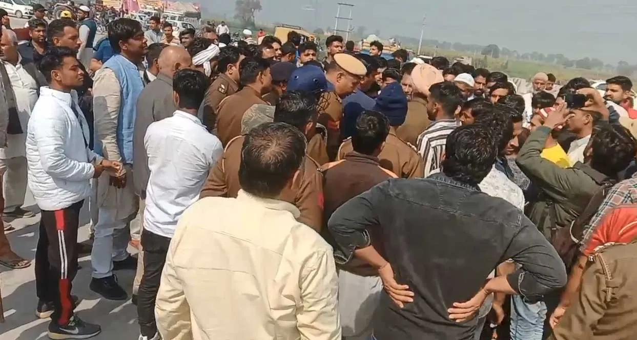 सनौली के यूपी बॉर्डर टोल के विरोध में किसान हुए एकत्रित…