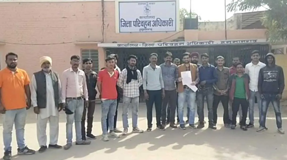 ई-रिक्शा चलाने के लिए परमिट जारी करने की मांग