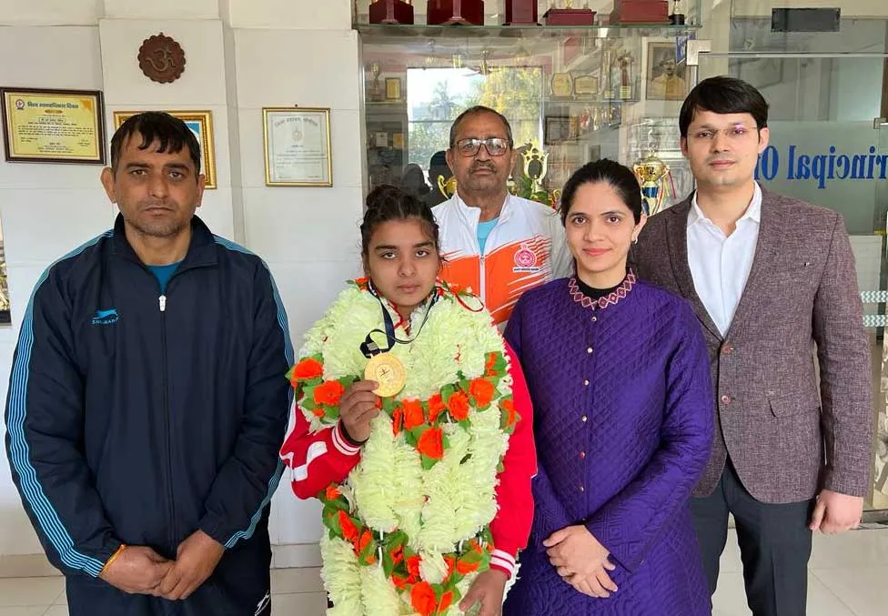 वुशु गेमस में प्रताप स्कूल की खिलाड़ी दीपिका ने स्वर्ण पदक पर किया कब्जा
