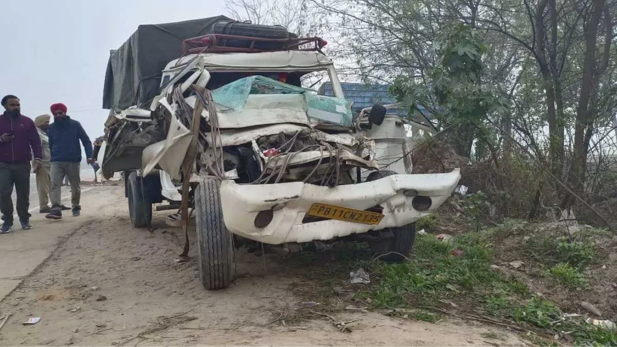 संगरूर में पिकअप-बस की जबरदस्त टक्कर, 3 माह की बच्ची सहित 4 की मौत