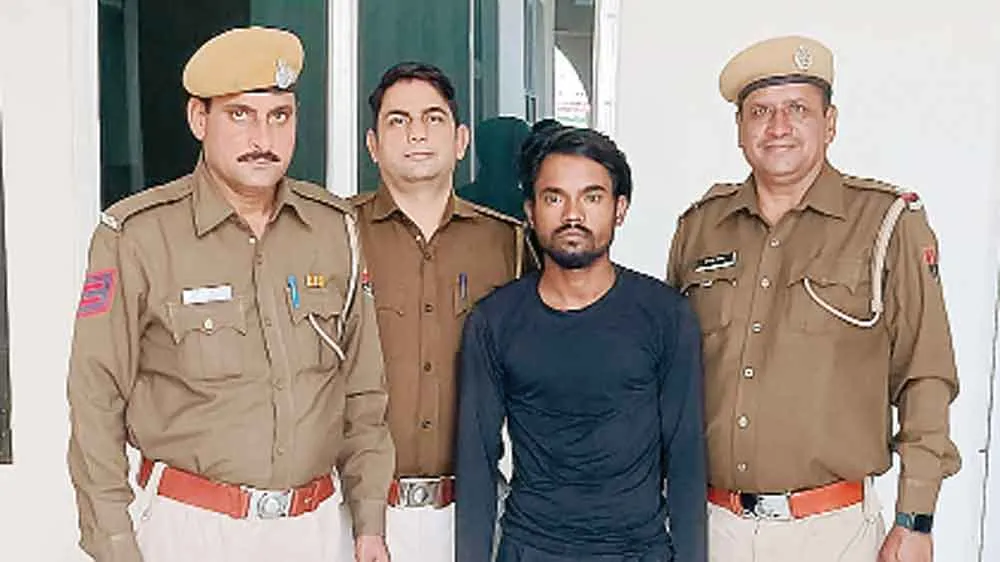 दोस्त के घर में दोस्त के साथ मिलकर चोरी