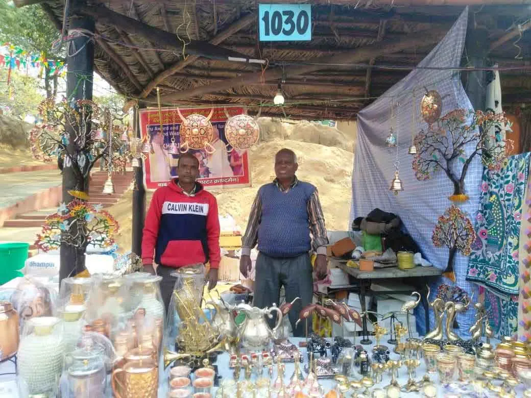 36वां सूरजकुंड मेला: शिल्पकार बाबूराम यादव की कला का बना गवाह