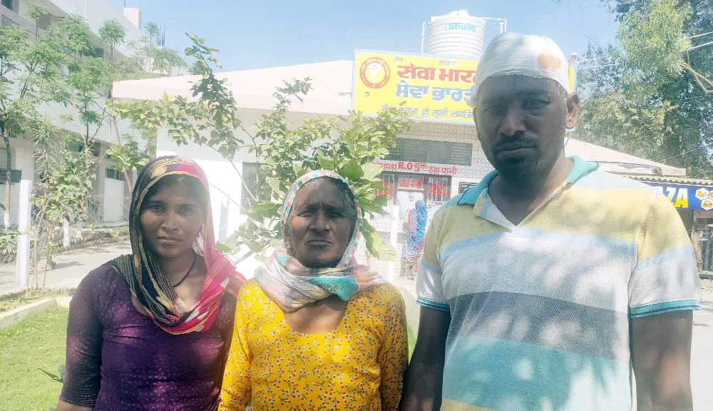रंजिश के चलते रिश्तेदारों ने युवक को घर से अगवा कर पीटा