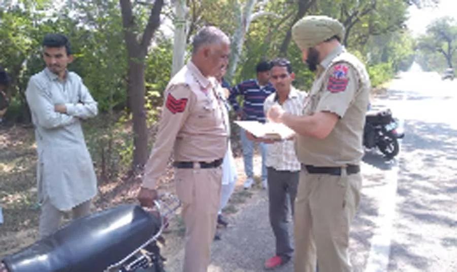मिस्त्री को रोककर नकाबपोश लुटेरों ने लूटी नगदी, फरार