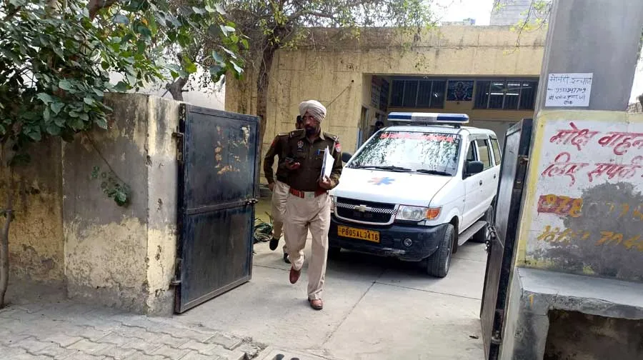 महिला ने पिस्टल से खुद को गोली मारकर की आत्महत्या