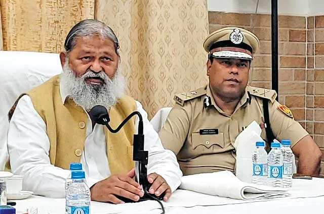 अनिल विज ने सुनीं हरियाणा के अलग-अलग क्षेत्रों से आए लोगों की फरियादें