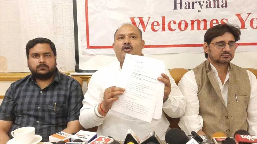 नए शैक्षणिक सत्र से पहले अकादमियों के खिलाफ खड़े हुए प्राइवेट स्कूल
