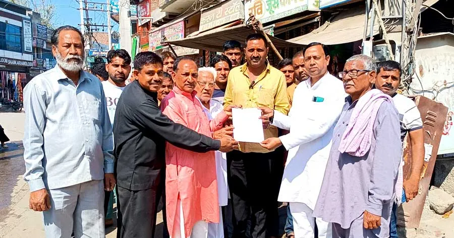 मंदिर में आने वाले भक्तों को बना करंट का भय