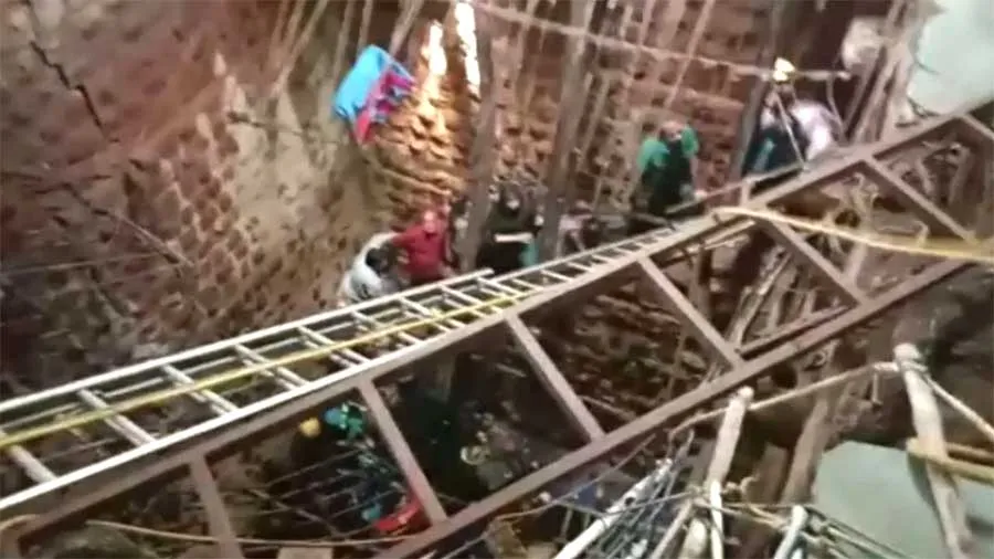 इंदौर: रामनवमी पर एक धार्मिक स्थल पर बड़ा हादसा, श्रद्धालु फसे, मुख्यमंत्री ने दिए निर्देश