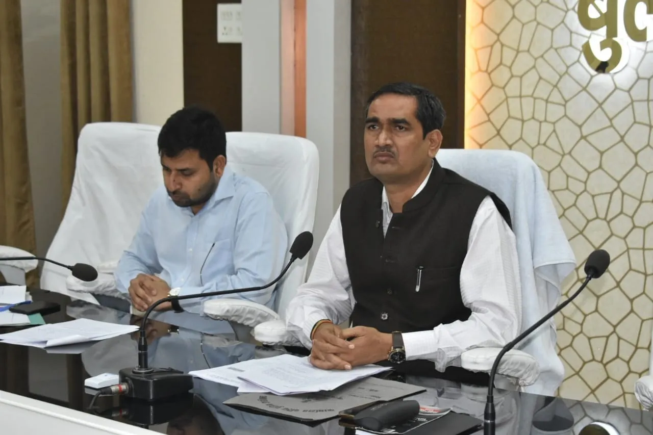 डीएम ने जल जीवन मिशन कार्य की कार्यदायी एजेंसियों के साथ की बैठक दिए आवश्यक दिशा निर्देश