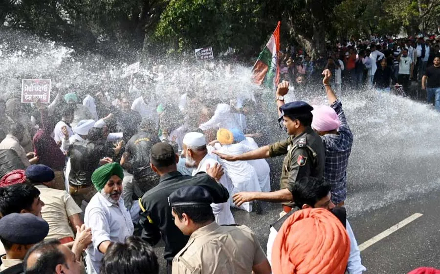 अडानी ग्रुप के खिलाफ कांग्रेस का हल्लाबोल