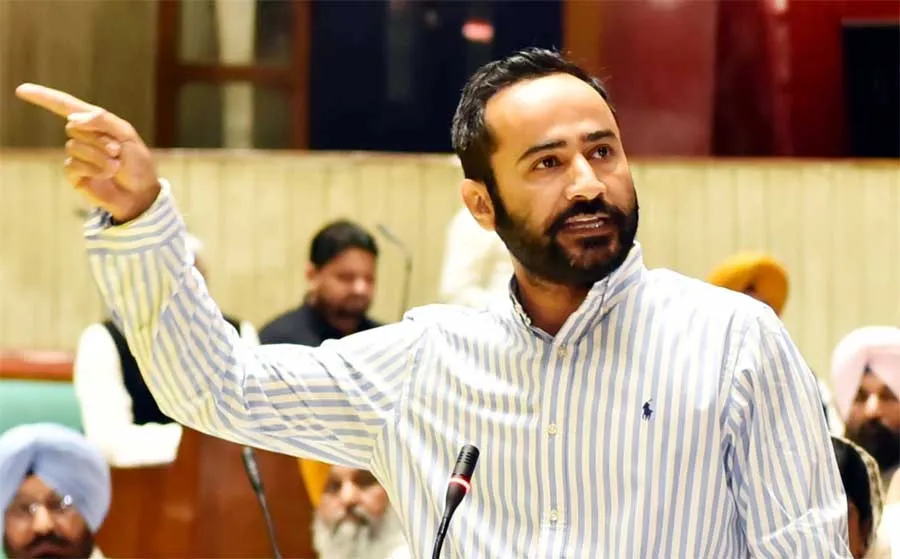 ‘बिना मंजूरी अधिकारी अगर छोड़ेगा हैडक्वाटर, तो होगी कार्रवाई’