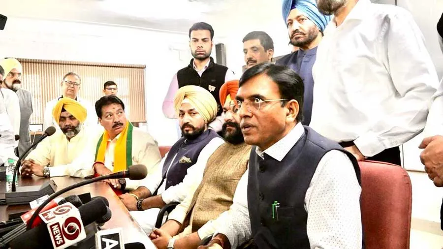 केंद्रीय स्वास्थ्य और परिवार कल्याण मंत्री डॉ. मनसुख मंडाविया ने पटियाला का दौरा किया और स्वास्थ्य सुविधाओं की समीक्षा की
