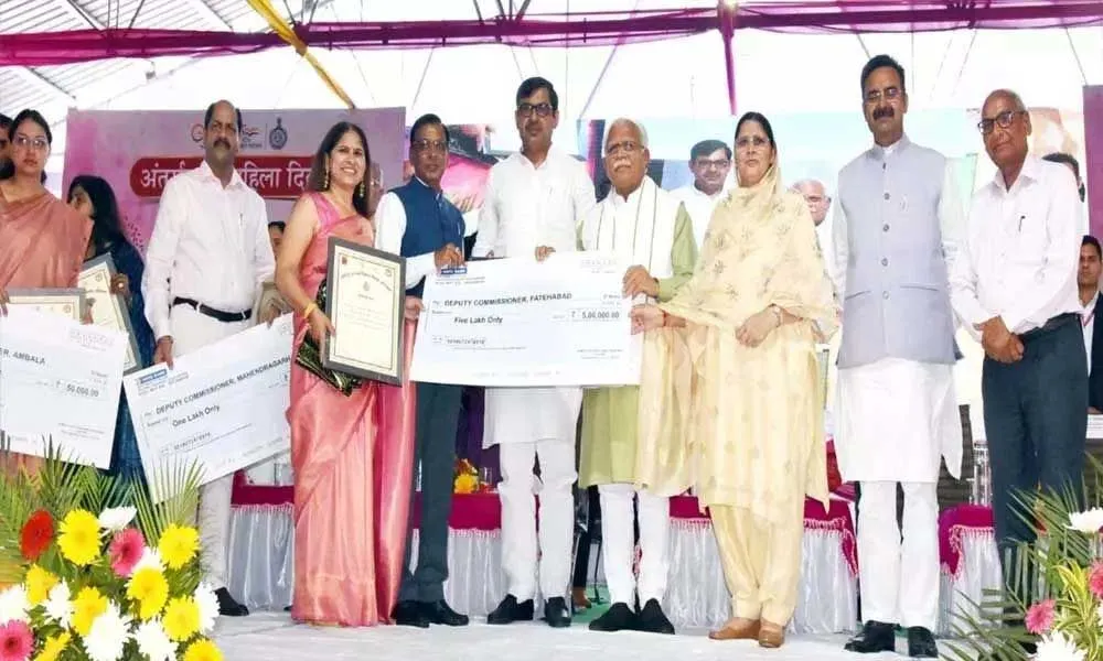 लिंगानुपात सुधार में फतेहाबाद जिले को मिला पहला पुरस्कार