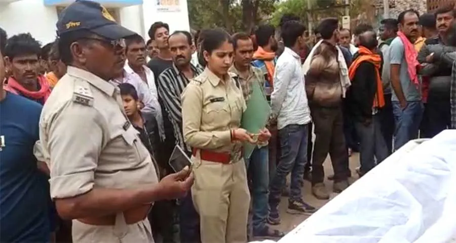 कुएं में गिरने से दो सगे भाइयों की मौत, मां गंभीर