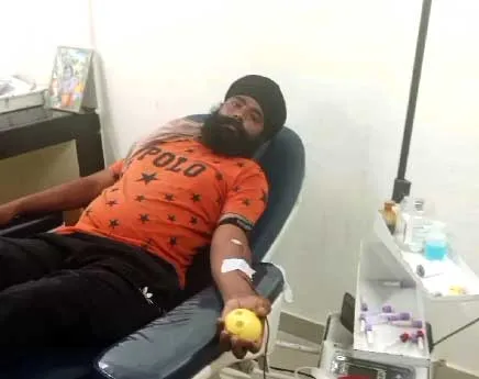डेरा प्रेमी वीरा इन्सां ने रक्तदान कर बचाई महिला की जान