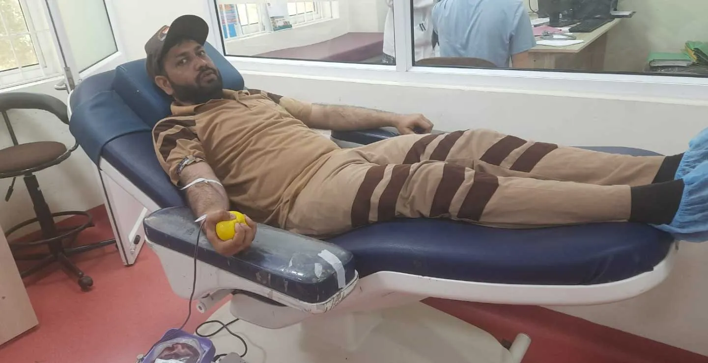 चेन्नई में डेरा अनुयायी ने किया कैंसर मरीज के लिए रक्तदान