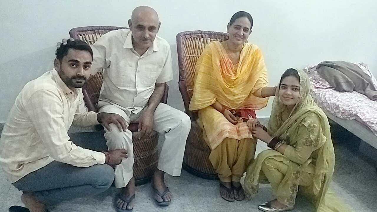 डॉक्टर ने बिना दहेज शादी करके मिसाल पेश की …
