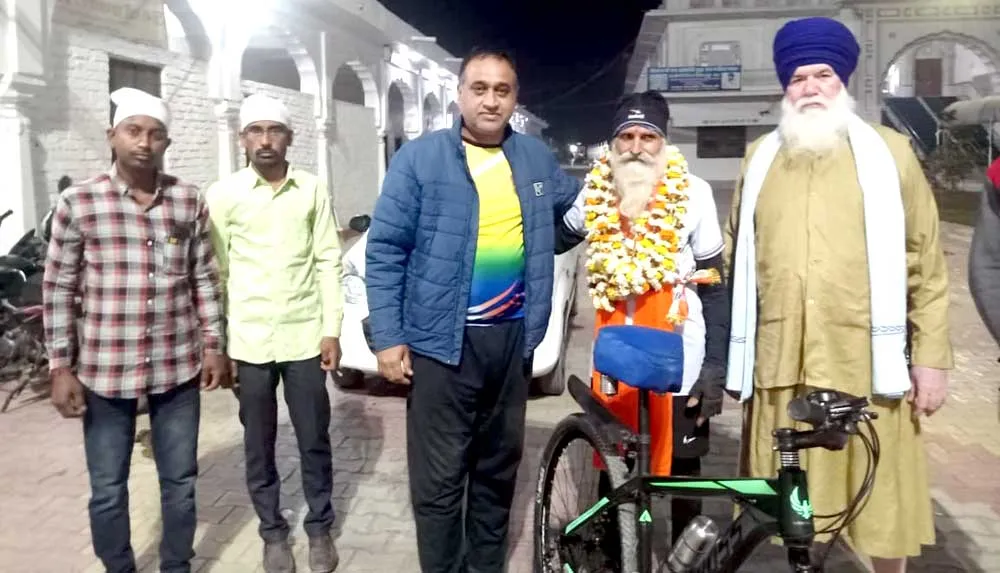 नशा मुक्त भारत के जज्बे के साथ साइकिल यात्रा पर निकले खोड, 16 घंटे में तय करेंगे अपना सफर