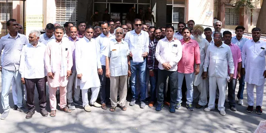राशन डीलरों ने दी विधानसभा घेराव की चेतावनी
