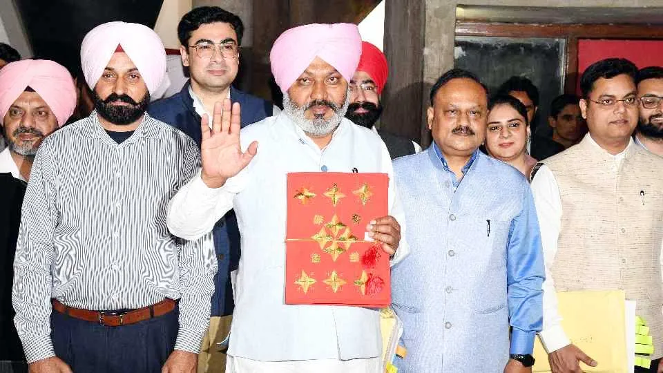 आंकड़ों में समझे किस विभाग को मिला कितना बजट