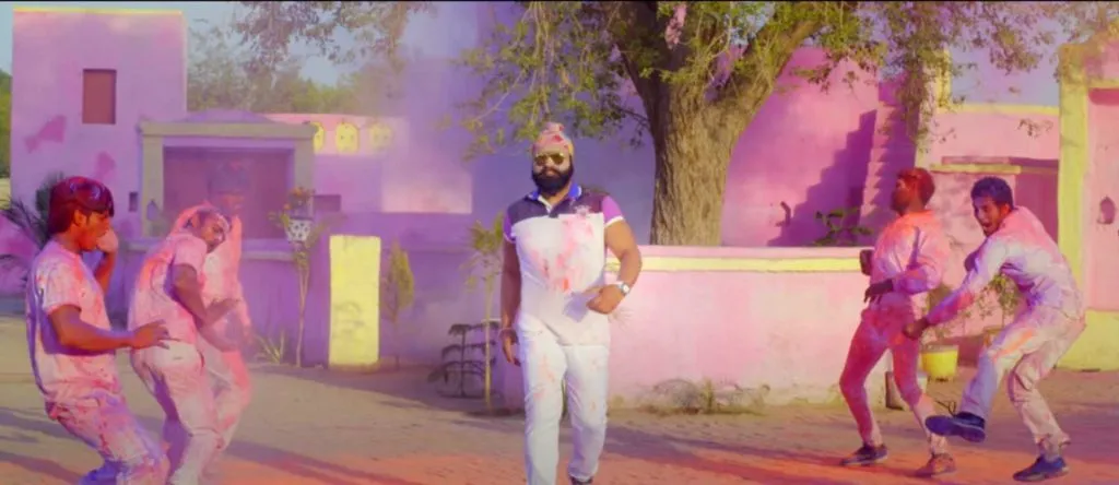holi-