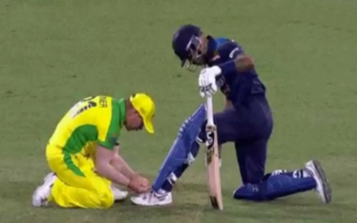 AUS vs IND: ऑस्ट्रेलिया के प्लेयर ने जब Live मैच में बांधे हार्दिक पांड्या के जूते का फीता